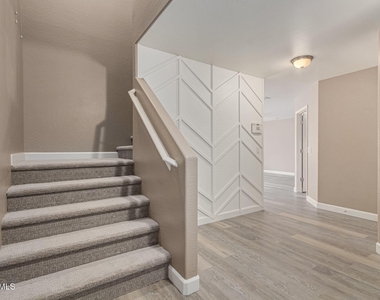 11719 W Dos Rios Drive - Photo Thumbnail 5