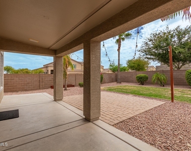 11719 W Dos Rios Drive - Photo Thumbnail 2