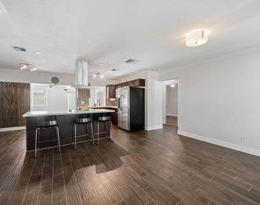 3428 Capri Road - Photo Thumbnail 3