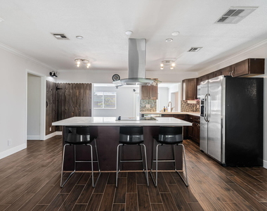 3428 Capri Road - Photo Thumbnail 4