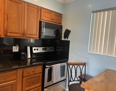 322 Harding Street - Photo Thumbnail 4