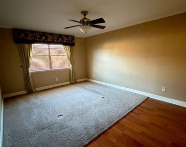 2050 Oleander Boulevard - Photo Thumbnail 6