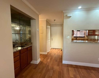 2050 Oleander Boulevard - Photo Thumbnail 2