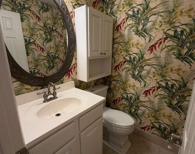 2050 Oleander Boulevard - Photo Thumbnail 5