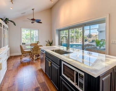 5125 Se Matousek Street - Photo Thumbnail 5