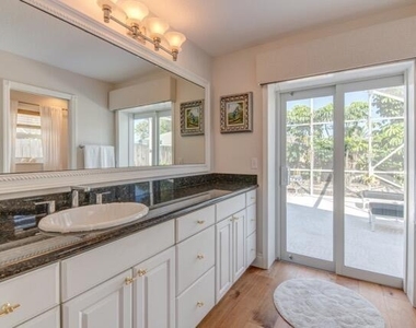 5125 Se Matousek Street - Photo Thumbnail 9