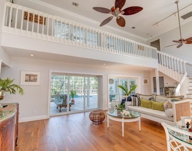 5125 Se Matousek Street - Photo Thumbnail 2
