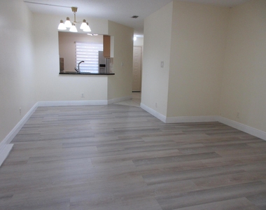9180 Nw 40th Street - Photo Thumbnail 1