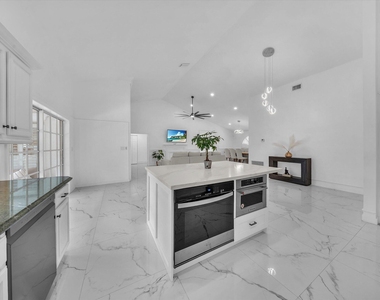 2065 Nw 127th Terrace - Photo Thumbnail 10