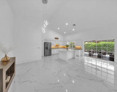 2065 Nw 127th Terrace - Photo Thumbnail 4