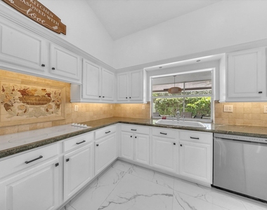 2065 Nw 127th Terrace - Photo Thumbnail 7