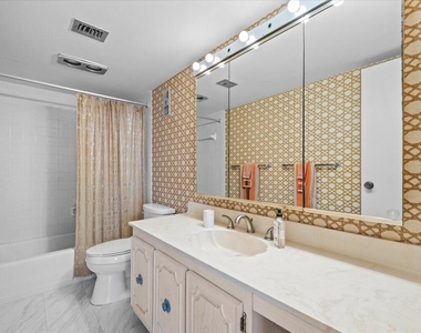 5440 N Ocean Drive - Photo Thumbnail 19