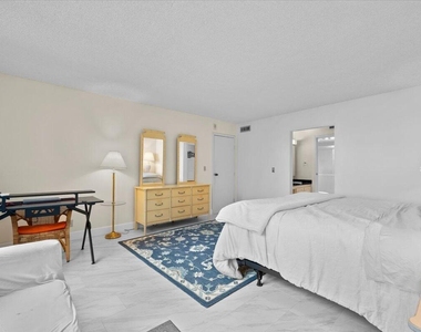 5440 N Ocean Drive - Photo Thumbnail 20