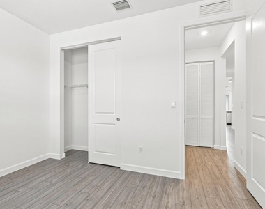3718 Harborside Avenue - Photo Thumbnail 14