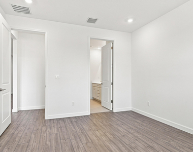 3718 Harborside Avenue - Photo Thumbnail 7