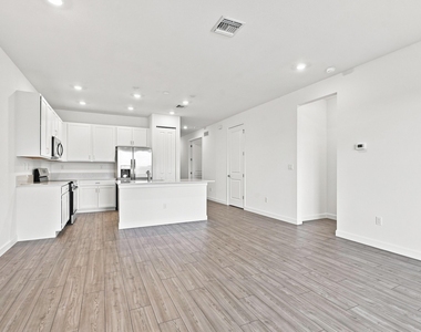 3718 Harborside Avenue - Photo Thumbnail 4