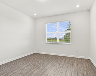 3718 Harborside Avenue - Photo Thumbnail 6