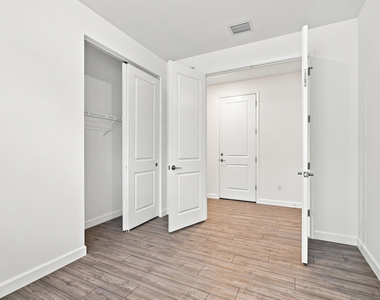 3718 Harborside Avenue - Photo Thumbnail 12