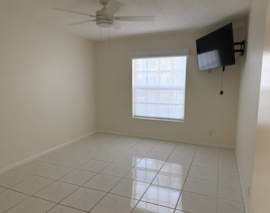 2181 Ne 67th Street - Photo Thumbnail 3
