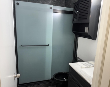 2181 Ne 67th Street - Photo Thumbnail 4