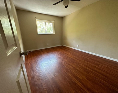 5614 Blueberry Court - Photo Thumbnail 9