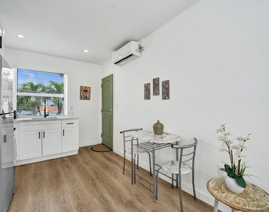 817 Tyler Street - Photo Thumbnail 28