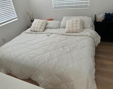 817 Tyler Street - Photo Thumbnail 2