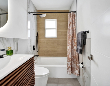 817 Tyler Street - Photo Thumbnail 10