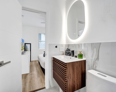 817 Tyler Street - Photo Thumbnail 7