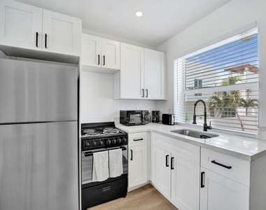 817 Tyler Street - Photo Thumbnail 24