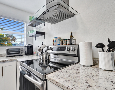 311 Se 3rd Avenue - Photo Thumbnail 4
