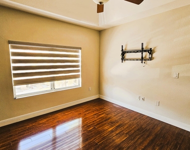 213 Talia Circle - Photo Thumbnail 8