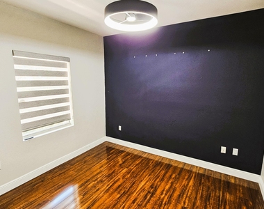 213 Talia Circle - Photo Thumbnail 9