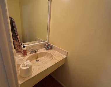 3904 Sw 67th Way - Photo Thumbnail 8