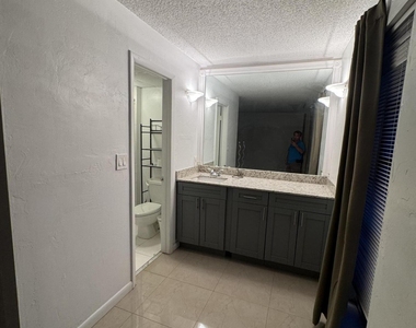 3904 Sw 67th Way - Photo Thumbnail 15