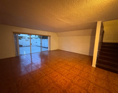 3904 Sw 67th Way - Photo Thumbnail 5