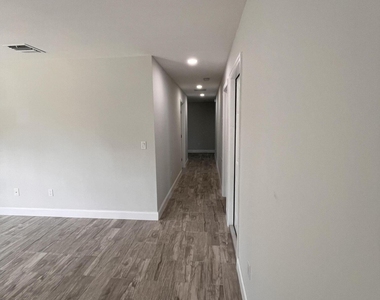 2475 Faith Avenue - Photo Thumbnail 16