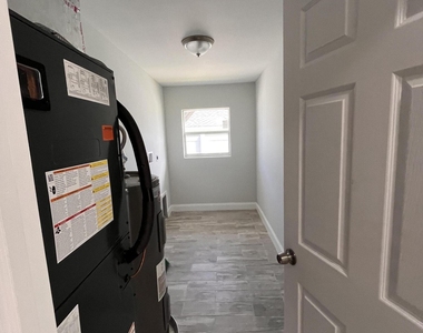 2475 Faith Avenue - Photo Thumbnail 15