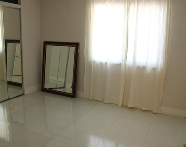 5337 Nw 5th Street - Photo Thumbnail 2