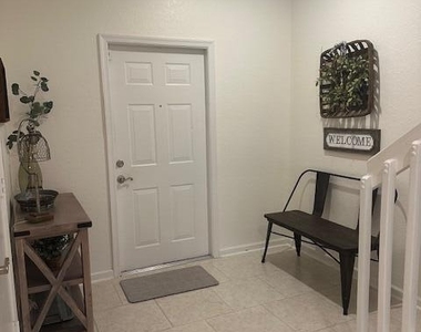 13394 Georgian Court - Photo Thumbnail 2