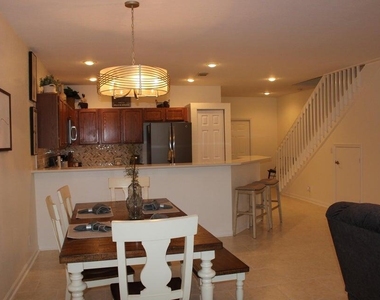 13394 Georgian Court - Photo Thumbnail 6