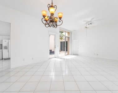 17282 Bermuda Village Drive - Photo Thumbnail 6