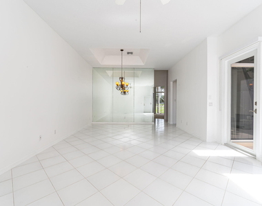 17282 Bermuda Village Drive - Photo Thumbnail 4