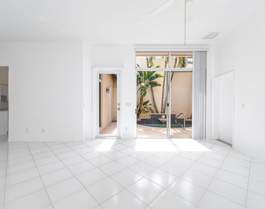 17282 Bermuda Village Drive - Photo Thumbnail 5