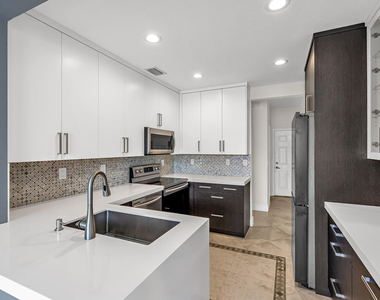 12571 Nw 57th Court - Photo Thumbnail 4