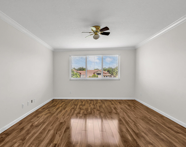 12571 Nw 57th Court - Photo Thumbnail 16