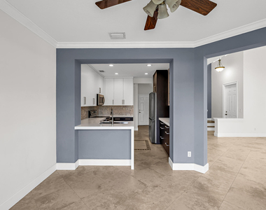 12571 Nw 57th Court - Photo Thumbnail 9
