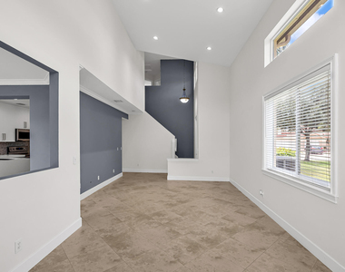 12571 Nw 57th Court - Photo Thumbnail 13