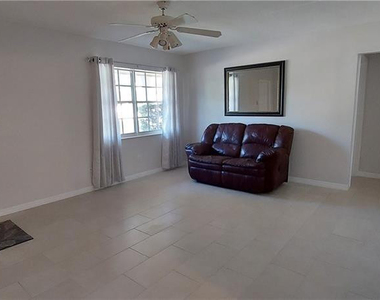 738 Sw 5th Avenue - Photo Thumbnail 1