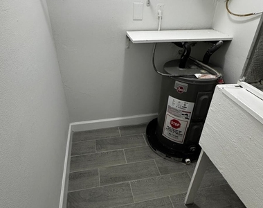 420 Se 2nd Avenue - Photo Thumbnail 3